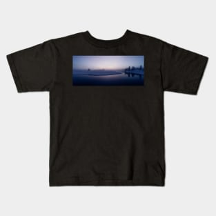 Winter - Moody Foogy River Panorama Kids T-Shirt